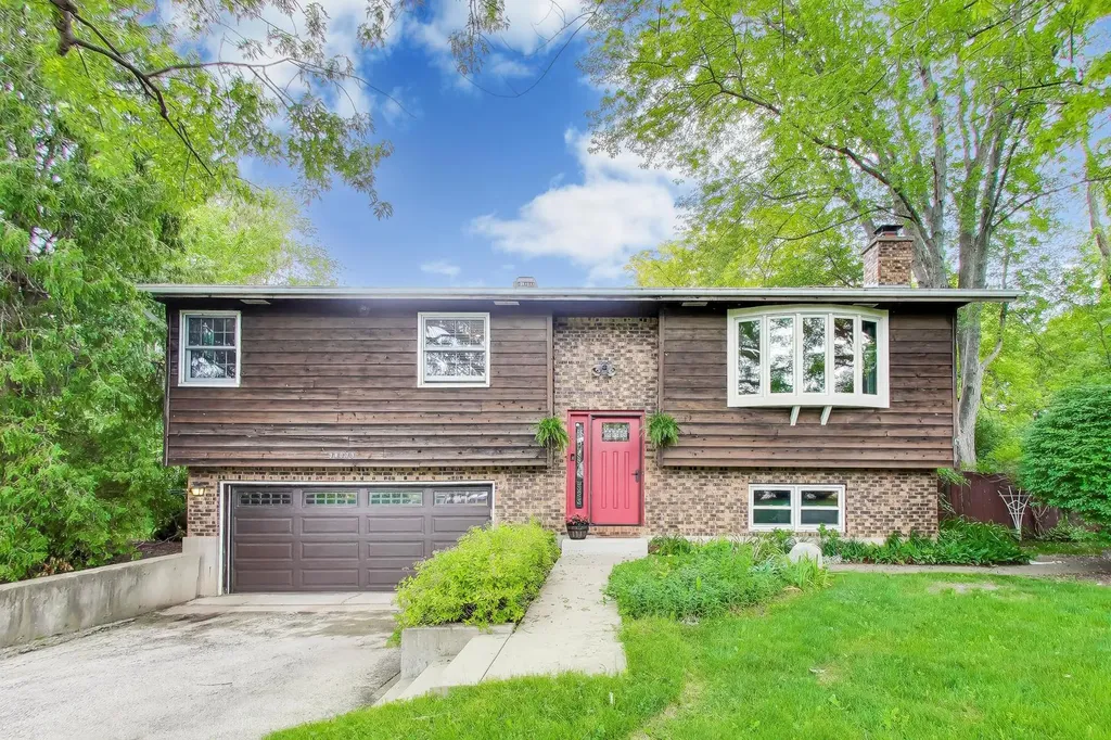 34073 North Fairfield Road Round Lake IL 60073
