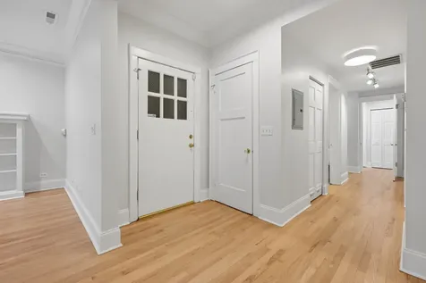 1521 West Sunnyside Avenue Chicago IL 60640
