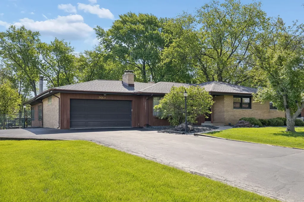 16631 Patricia Avenue Tinley Park IL 60477