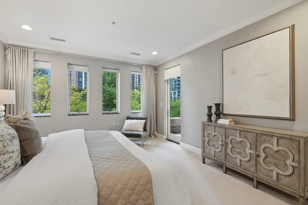 409 East Benton Place Chicago IL 60601