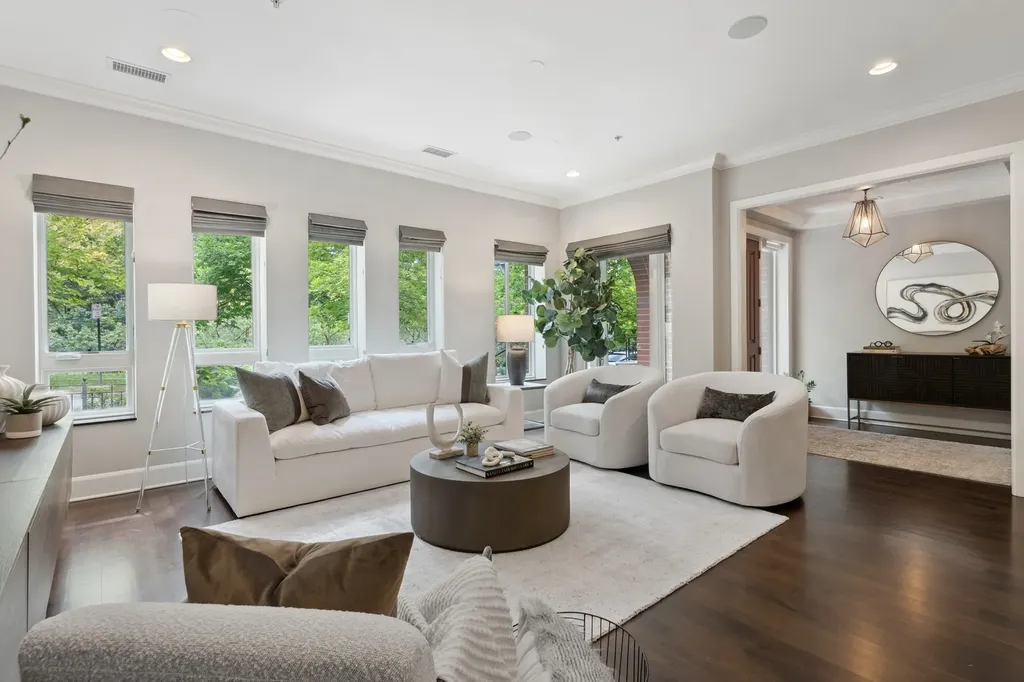 409 East Benton Place Chicago IL 60601