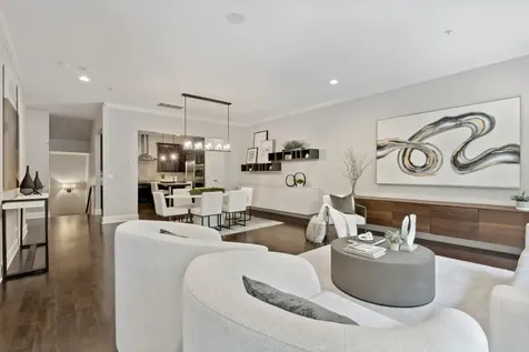 409 East Benton Place Chicago IL 60601