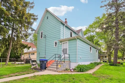2910 Ezekiel Avenue Zion IL 60099