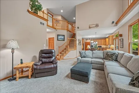 1702 King Richard Circle St. Charles IL 60174