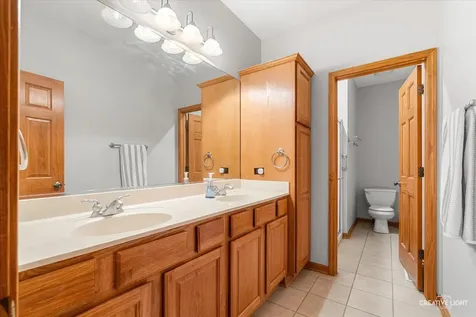 574 Sudbury Circle Oswego IL 60543