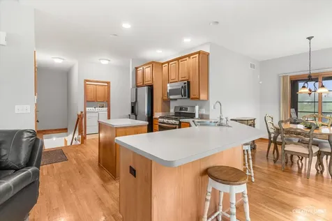 574 Sudbury Circle Oswego IL 60543