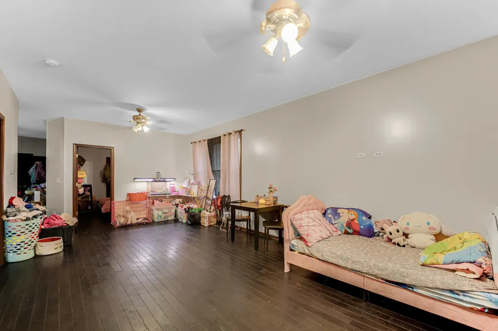 1440 East 76th Street Chicago IL 60619