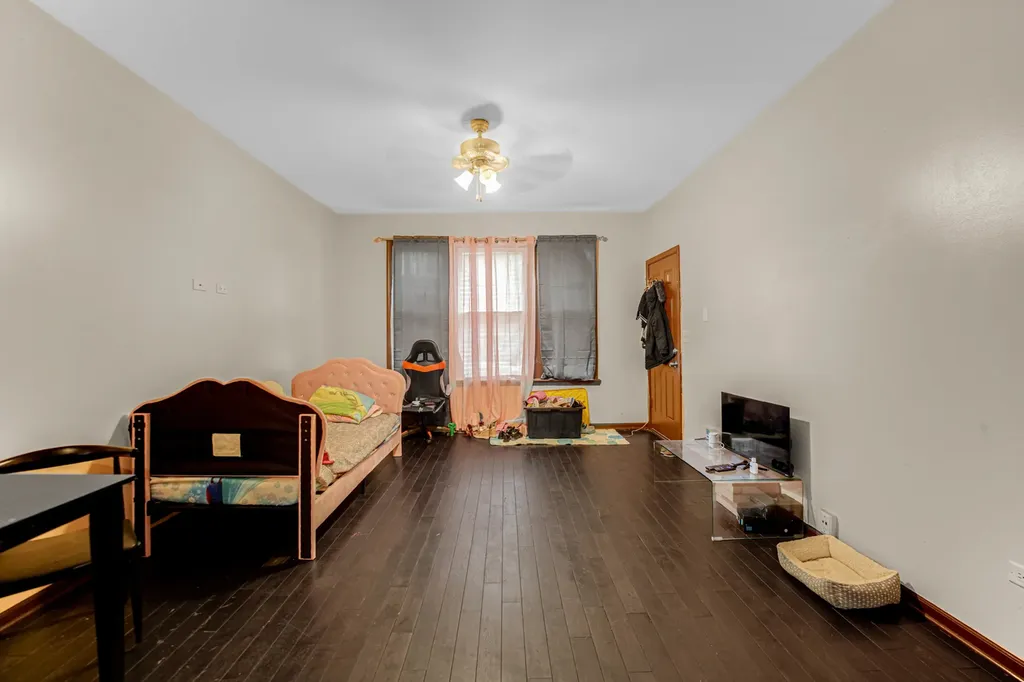 1440 East 76th Street Chicago IL 60619