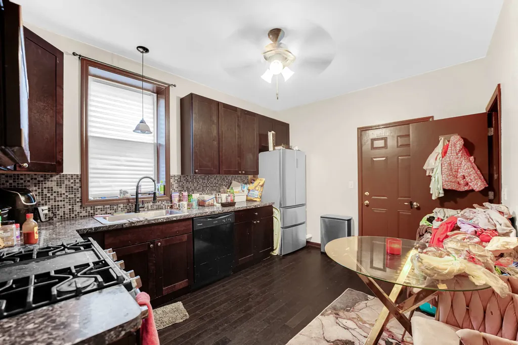 1440 East 76th Street Chicago IL 60619