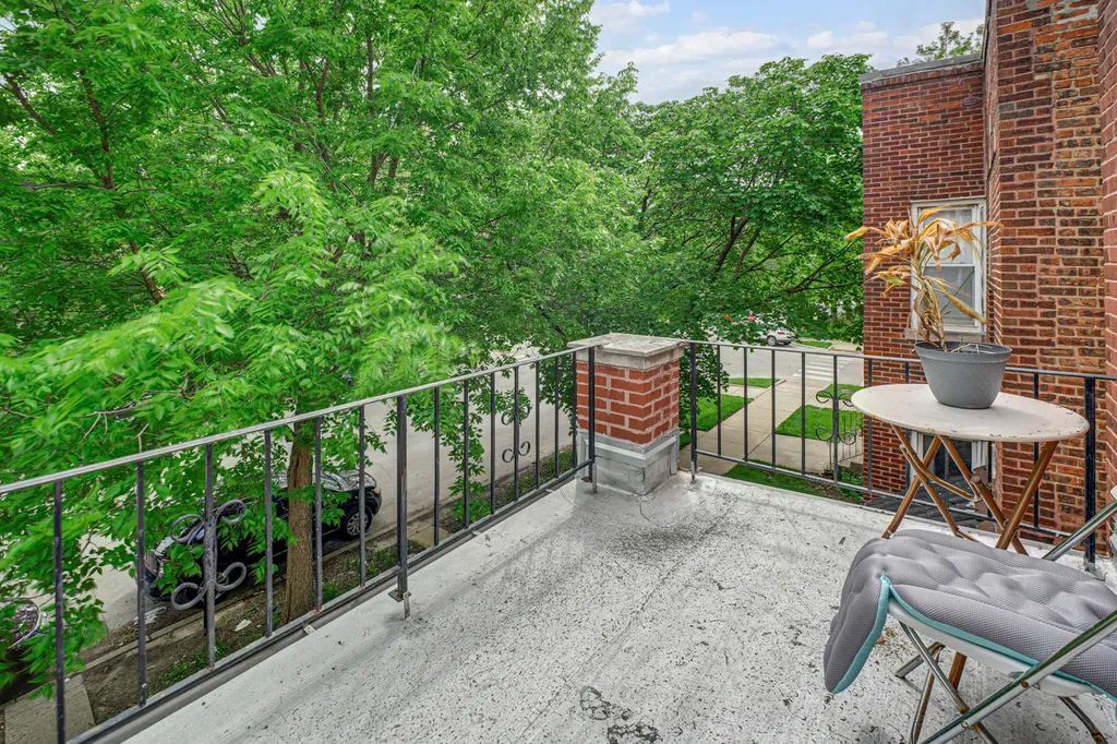 1440 East 76th Street Chicago IL 60619