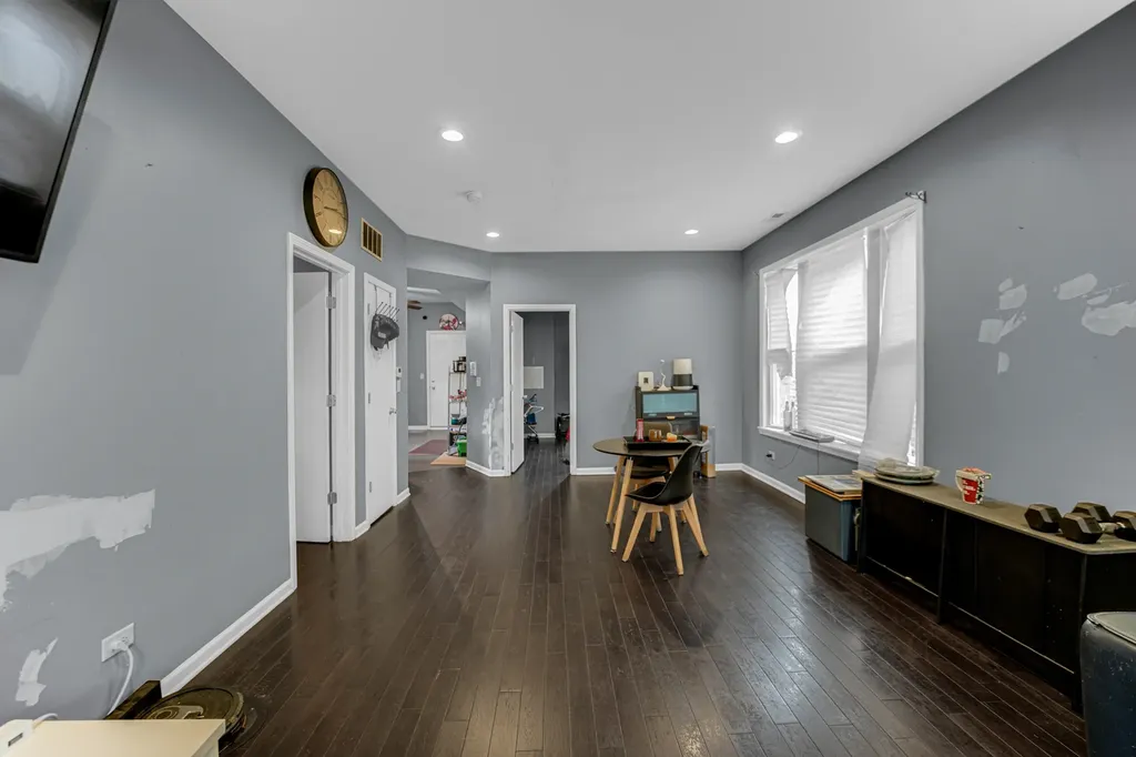 1440 East 76th Street Chicago IL 60619
