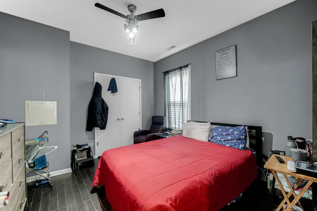 1440 East 76th Street Chicago IL 60619