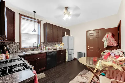 1440 East 76th Street Chicago IL 60619