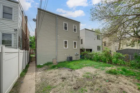 1440 East 76th Street Chicago IL 60619