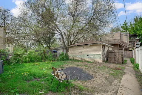 1440 East 76th Street Chicago IL 60619