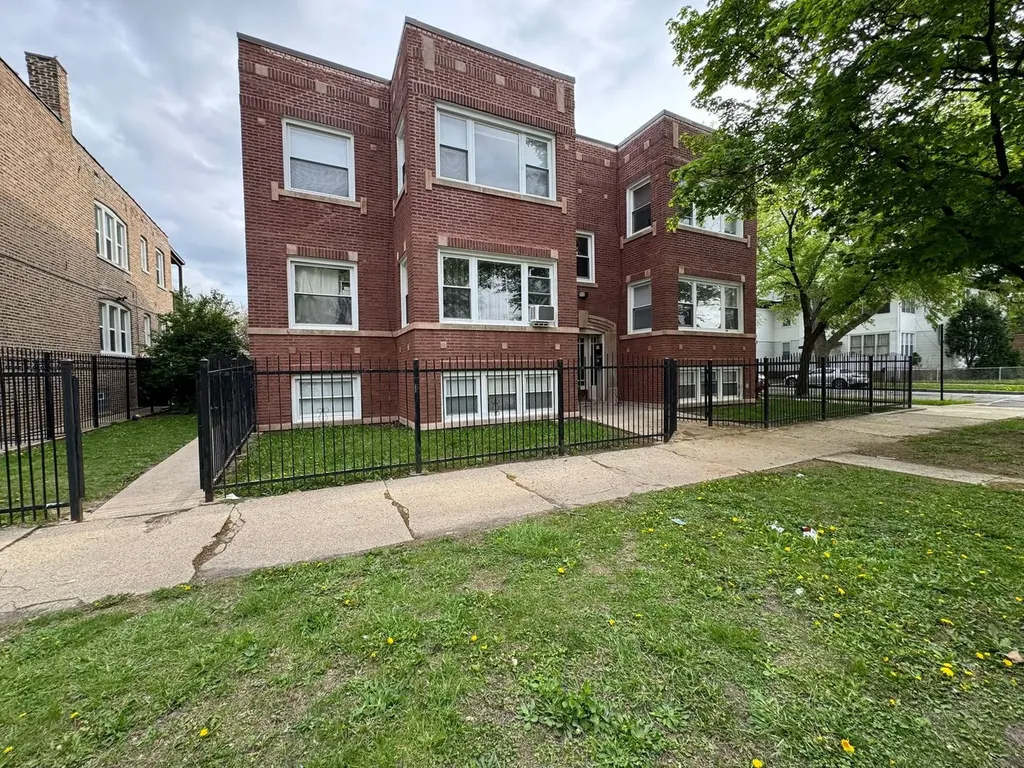 6611 South St Louis Avenue Chicago IL 60629