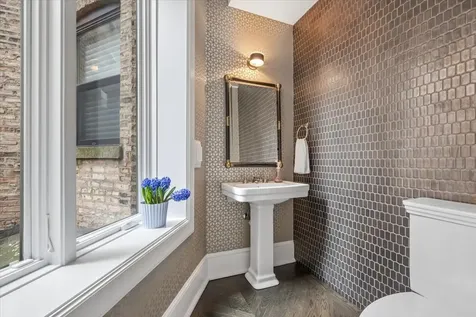 458 West Deming Place Chicago IL 60614