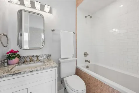 458 West Deming Place Chicago IL 60614