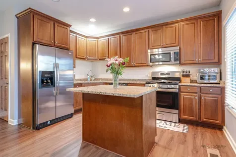 285 Regency Court Unit B Court Wauconda IL 60084