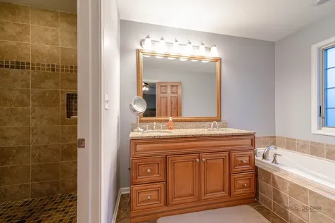 285 Regency Court Unit B Court Wauconda IL 60084