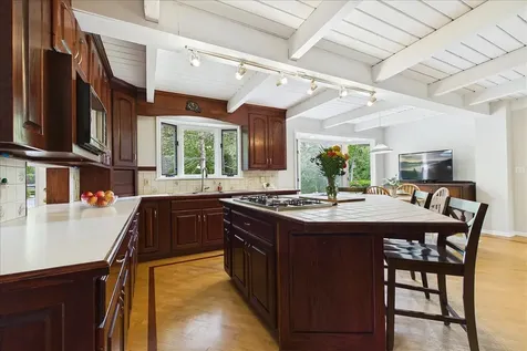 821 Oak Spring Lane Libertyville IL 60048