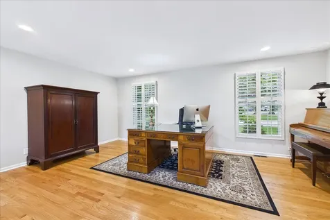 821 Oak Spring Lane Libertyville IL 60048