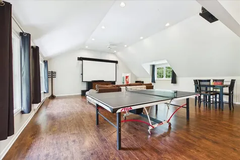 821 Oak Spring Lane Libertyville IL 60048