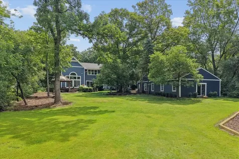 821 Oak Spring Lane Libertyville IL 60048
