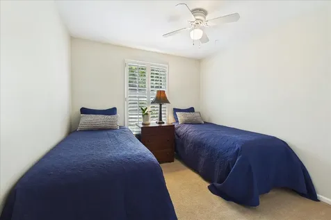 821 Oak Spring Lane Libertyville IL 60048
