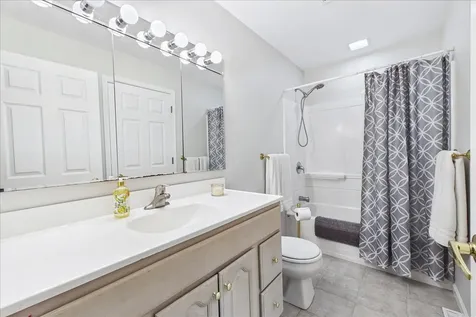 821 Oak Spring Lane Libertyville IL 60048