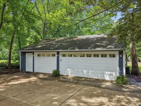 821 Oak Spring Lane Libertyville IL 60048