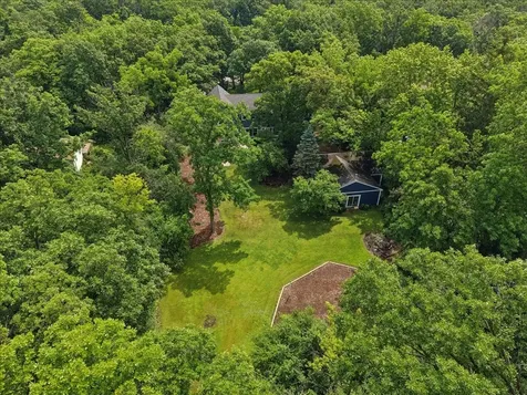 821 Oak Spring Lane Libertyville IL 60048