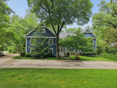 821 Oak Spring Lane Libertyville IL 60048