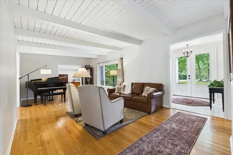 821 Oak Spring Lane Libertyville IL 60048