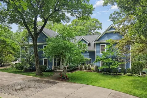 821 Oak Spring Lane Libertyville IL 60048