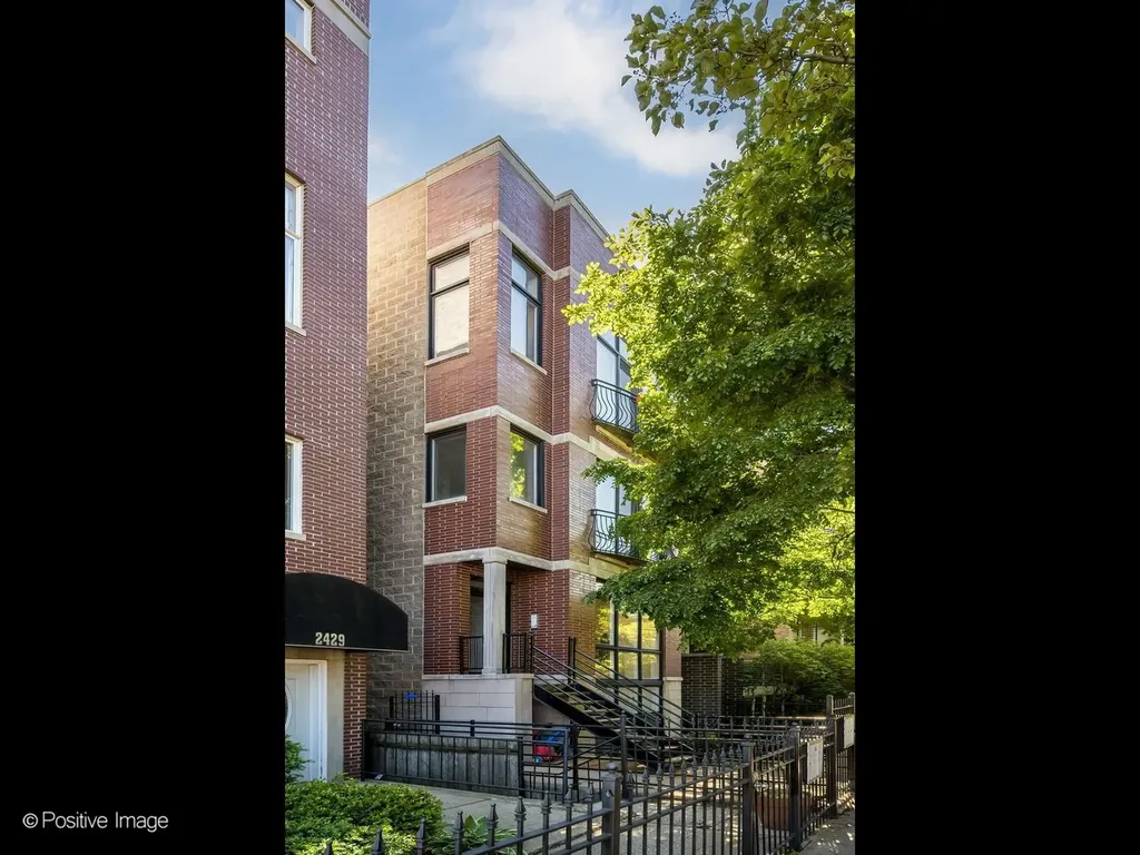 2431 West Walton Street Chicago IL 60622