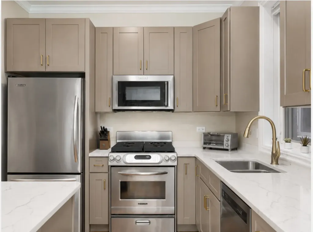 2431 West Walton Street Chicago IL 60622