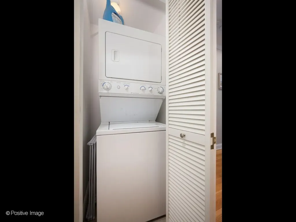 2431 West Walton Street Chicago IL 60622