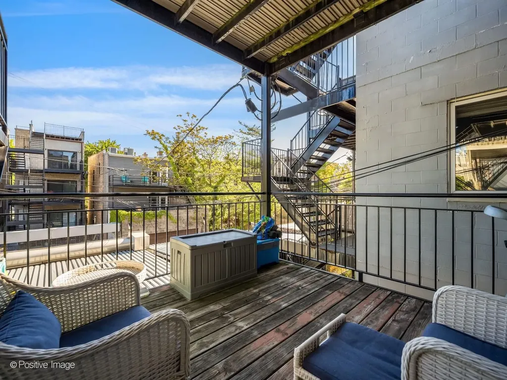 2431 West Walton Street Chicago IL 60622