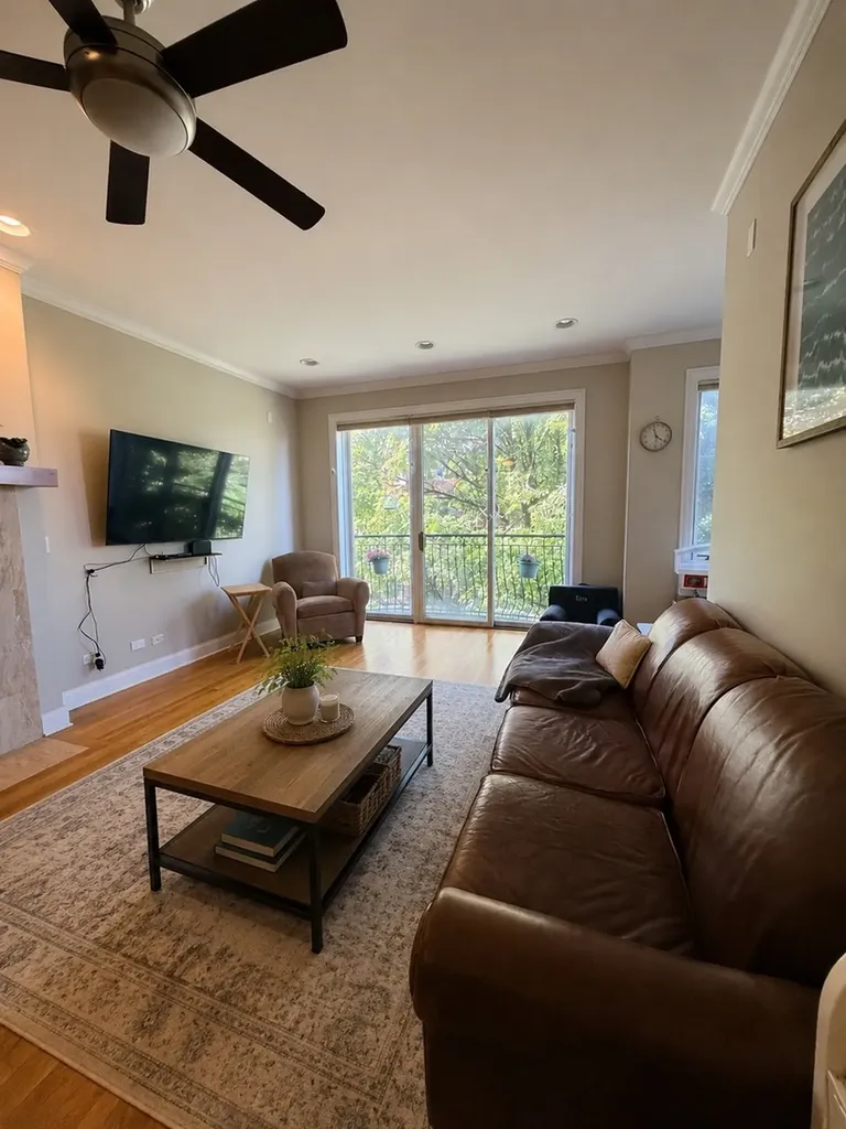 2431 West Walton Street Chicago IL 60622