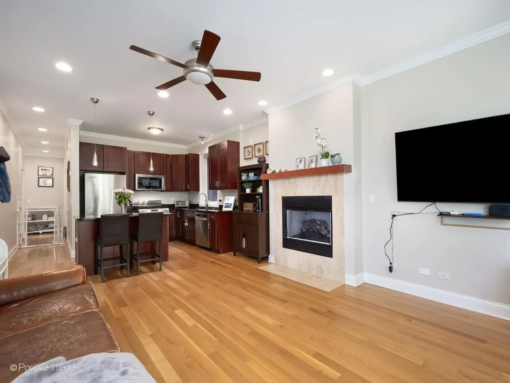 2431 West Walton Street Chicago IL 60622