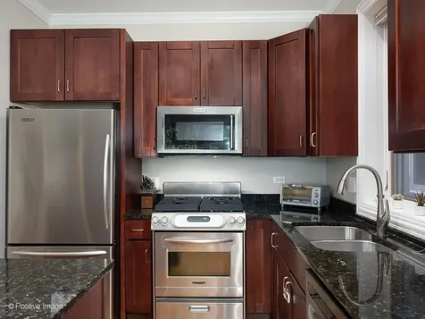 2431 West Walton Street Chicago IL 60622