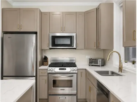 2431 West Walton Street Chicago IL 60622