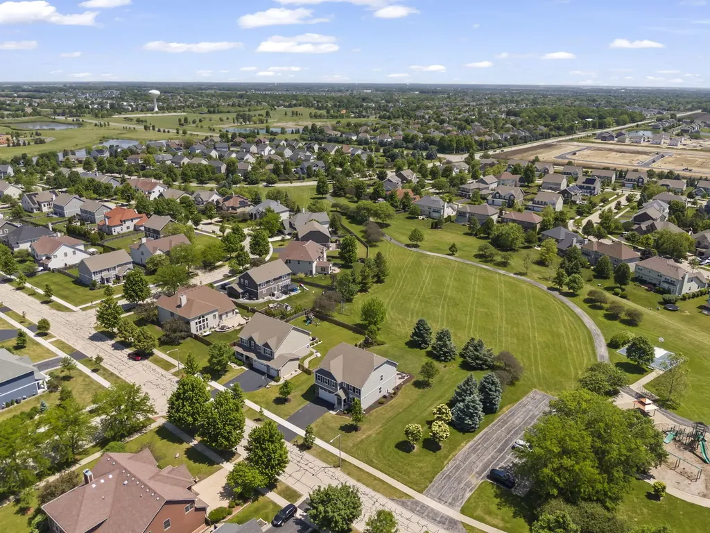 27008 Ashgate Crossing Plainfield IL 60585