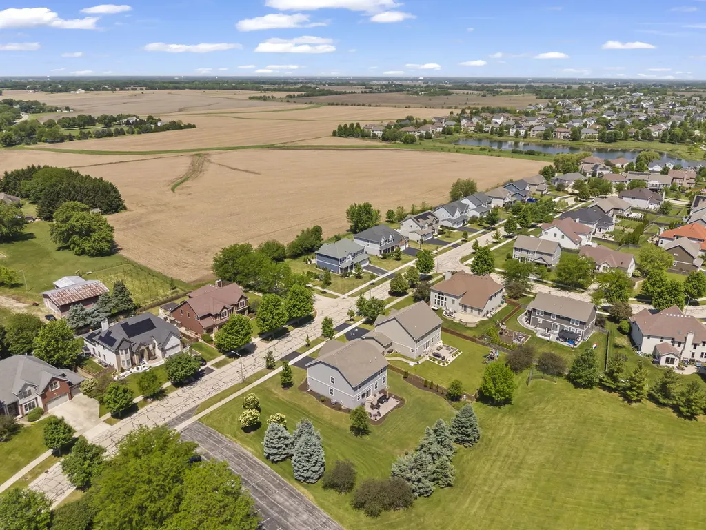 27008 Ashgate Crossing Plainfield IL 60585