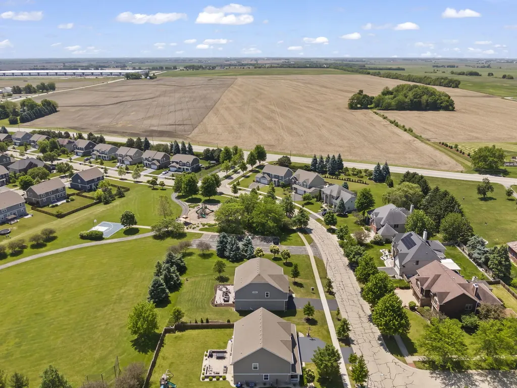 27008 Ashgate Crossing Plainfield IL 60585