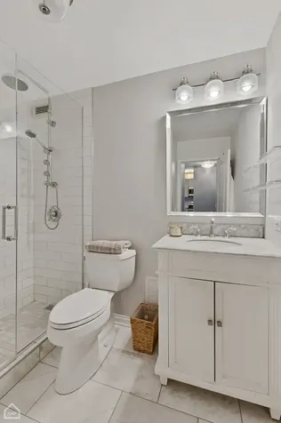 1555 North Sandburg Terrace Chicago IL 60610