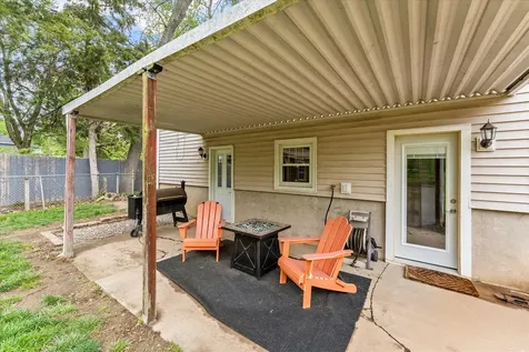 209 North Jefferson Street Mahomet IL 61853