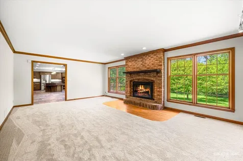 39W860 Reindeer Trail St. Charles IL 60175