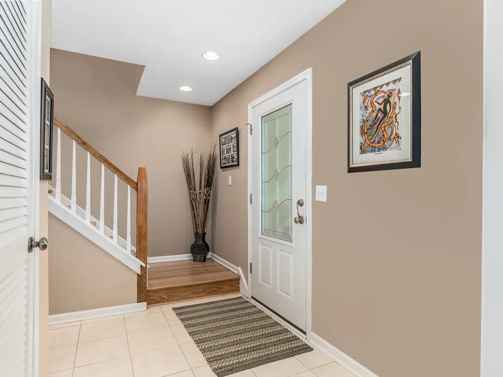 1813 Clyde Drive Naperville IL 60565
